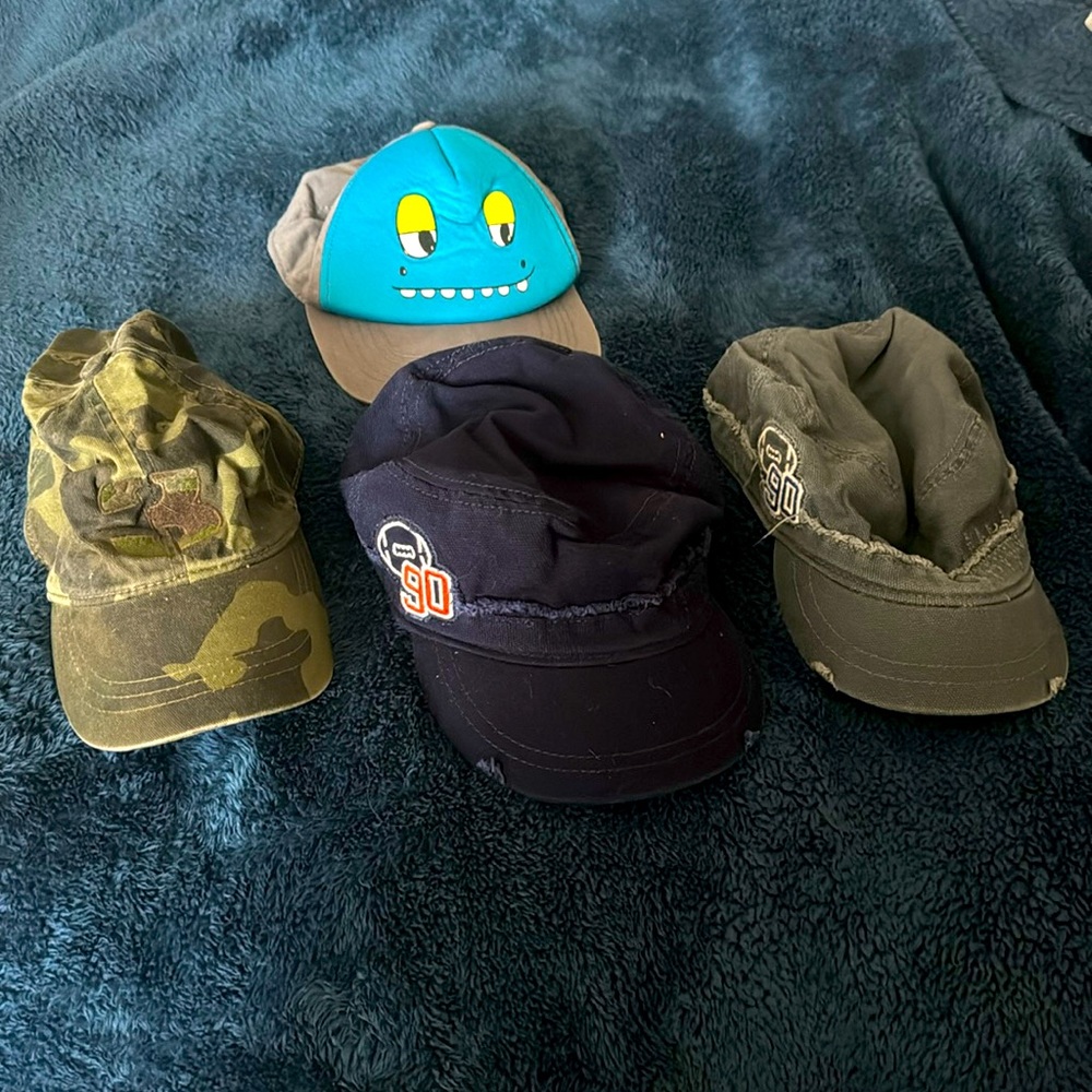 6 hats 2-4 T